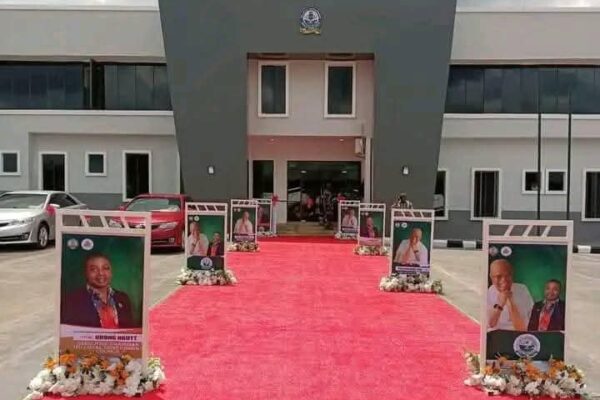 Gov Eno applauds Itu council boss over new secretariat complex, cars for legislators