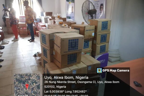 Senator Aniekan Bassey supplies medical kits to PHCs in Uyo Senatorial District