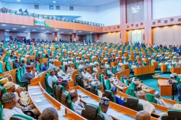 Defection: Seven Akwa Ibom reps join APC